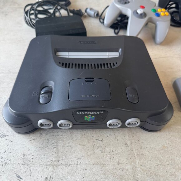 Original Nintendo 64 Premium Bundle - (3 Controllers & Mario Kart) - Picture 3 of 5